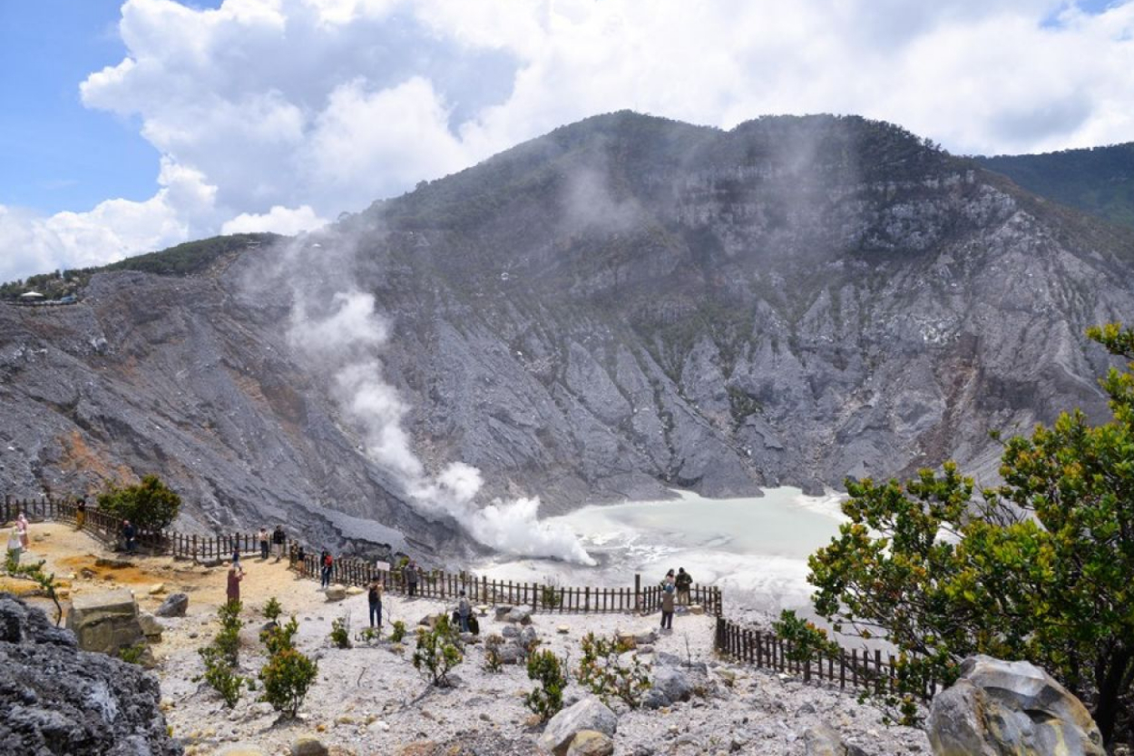 Bukan Cuma Braga! 10 Tempat Wisata Bandung yang Selalu Dipadati Pengunjung, Ada yang Bak Eropa