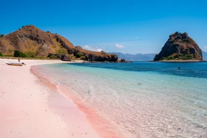 Pulau Padar hingga Wae Rebo, 8 Wisata NTT yang Keindahannya Bikin Turis Dunia Ketagihan