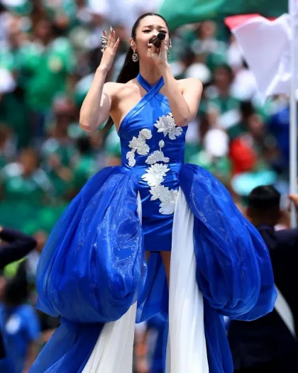 Tampil Menawan, Ini Detail Gaun Hanbok EJAE "KPop Demon Hunters" di Opening Piala Dunia 2026