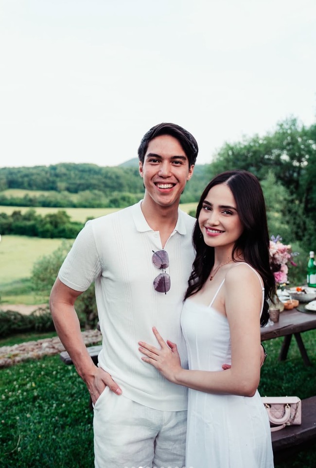 Tampil Menawan di Italia, Gaya "Effortlessly Chic" Syifa Hadju Menuai Banyak Pujian