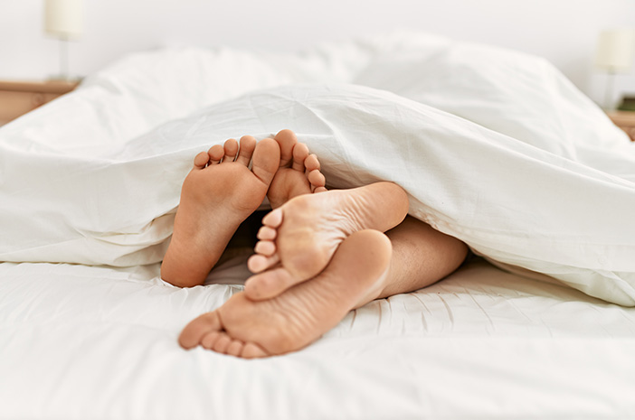 Mitos Malam 1 Suro, Benarkah Hubungan Suami Istri Bisa Datangkan Sial? Ini Penjelasan Hukumnya