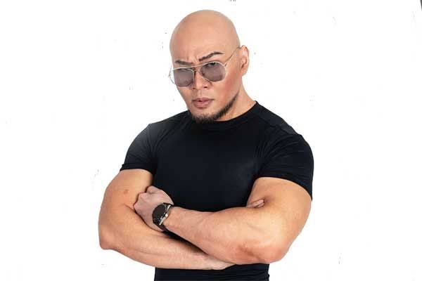 Deddy Corbuzier Pamer Aksi Bagi-Bagi Makan Gratis untuk Ojol, Lalu Semprot Sosok yang Cuma Jago Kritik