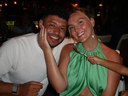 Sah Jadi Suami Istri, Perrie Edwards Menikah dengan Alex Oxlade Chamberlain di Portugal