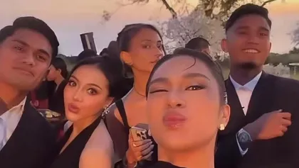 Momen Azizah Salsha Minta Foto Bareng Pemain Timnas Disorot Netizen, Dicap Caper?