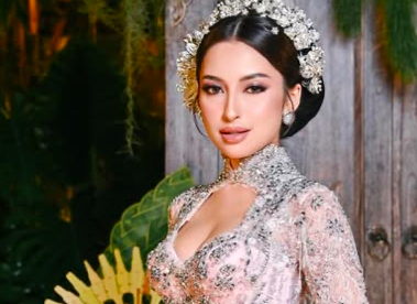7 Penampilan Jennifer Coppen di Hari Pernikahannya, dari Kebaya Jawa hingga Gaun Glamor
