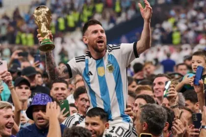 Lionel Messi Cetak Sejarah ...