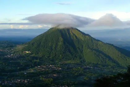 Tak Disangka, 5 Gunung di J...