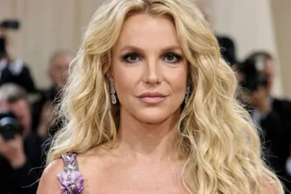 Tak Ada Pasangan, Britney S...