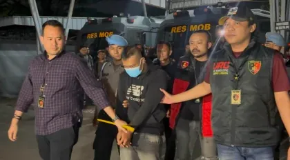 Taufik Hidayat Berhasil Dit...