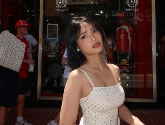Foto Dipangku CEO Rakin Kha...