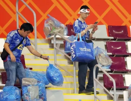 Viral Lagi di Piala Dunia 2026, Aksi Bersih-Bersih Suporter Jepang Budaya Nyata atau Cuma Pencitraan?