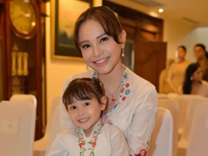 Publik Terkejut, Rossa Tiba-Tiba Kenalkan Anak Perempuan Bernama Raina