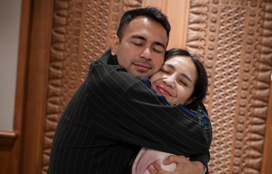 Raffi Ahmad Godain Nagita Slavina yang Belum Bangun, Sebut Sang Istri “Ibu CEO” di Tengah Sorotan IPO RANS