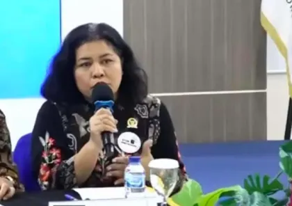 Profil Lengkap Sondang Fris...
