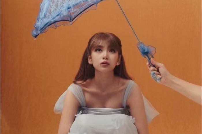 Lirik Lagu Payung Ghea Indrawari, Makna Pedih Soal Curhatan Sulitnya Move On dari Mantan
