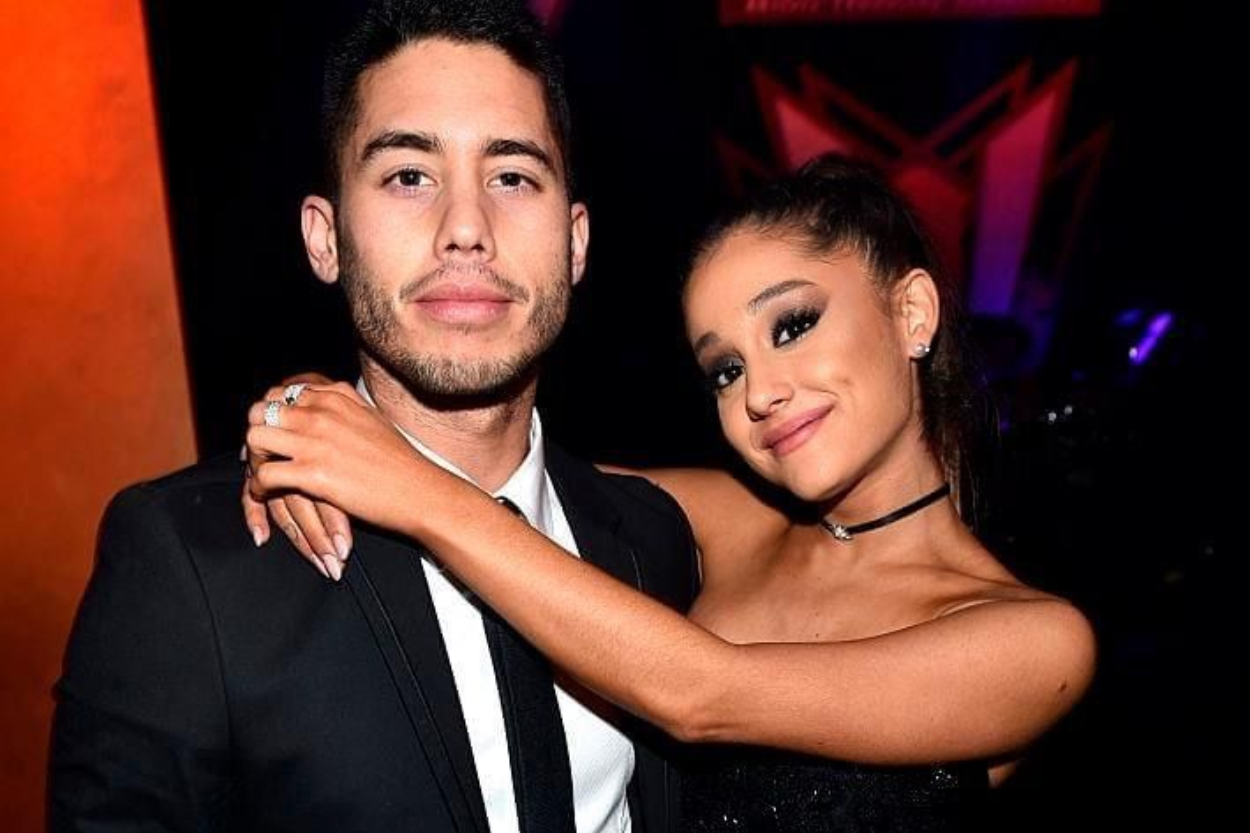 Belum Lama Jomlo, Ariana Gr...