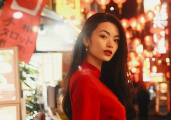 Profil Emi Aramaki, Musisi ...