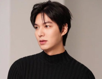Lee Min Ho Pertimbangkan Bi...