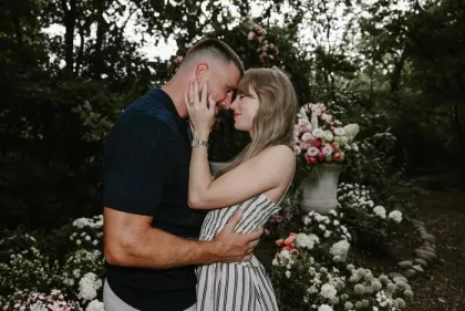 Taylor Swift dan Travis Kel...