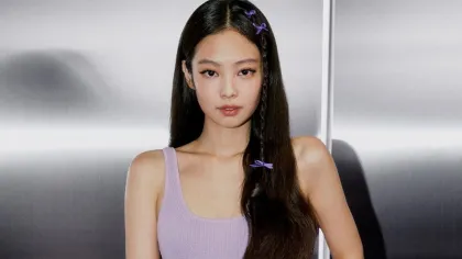 Jennie Cetak Sejarah di Ros...