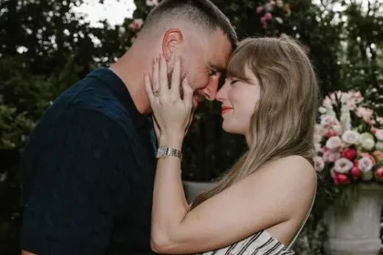 Detail Suvenir Pernikahan Taylor Swift dan Travis Kelce yang Unik, Ada Lirik Lagu 'Blank Space'!