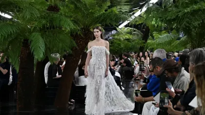Gaun Pengantin Taylor Swift...