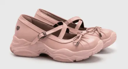 10 Merek Sepatu Lokal Perem...