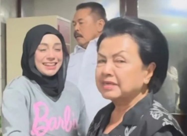 Ini Hubungan Asli Celine Ev...