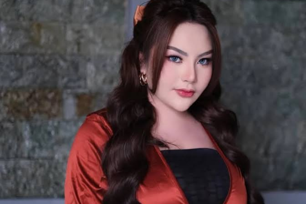 Lisa Mariana Dilaporkan ke ...