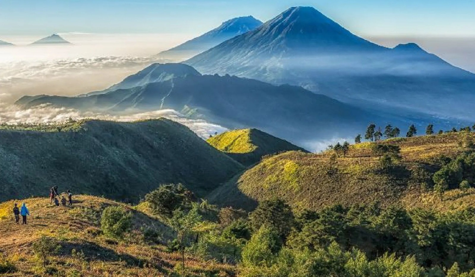 5 Destinasi Trekking di Pul...