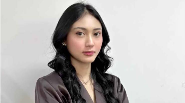 Sosok Yuenchi Arwindi, Advokat Cantik yang Tengah Viral di Media Sosial