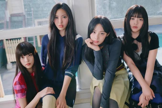 NewJeans Comeback dengan Fo...