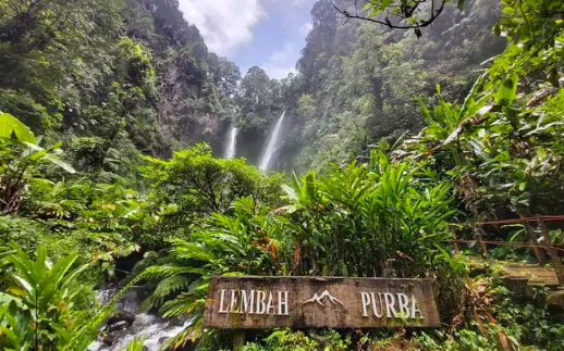 5 Curug Dekat Jakarta yang ...