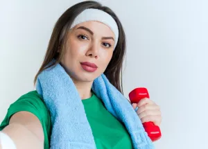 Pakai Makeup Saat Olahraga, Benarkah Bisa Memicu Jerawat? Ini Kata Ahli