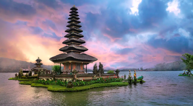 Selain Pantai, Ini 5 Tempat...