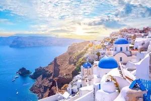 5 Wisata Paling Populer di Dunia yang Mulai Batasi Turis, Overtourism Makin Mengkhawatirkan?