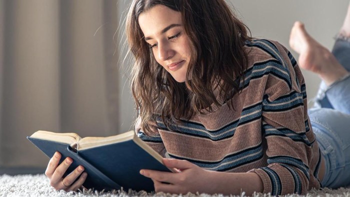 4 Buku yang Wajib Dibaca Perempuan Usia 20-an untuk Menghadapi Quarter Life Crisis