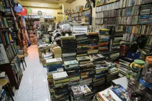 Buku Langka Diduga Dihancur...