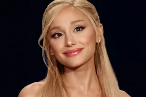 Dihujat Terlalu Kurus di MV Petal, Ariana Grande Batal Tampil di West End dan Rehat dari Industri Musik