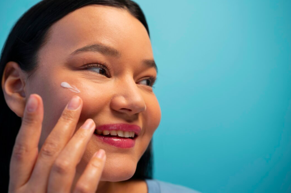 7 Sunscreen Mineral Terbaik untuk Kulit Sensitif 2026, Ringan dan Minim White Cast