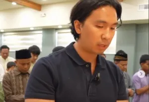 Indra Priawan Curi Perhatia...