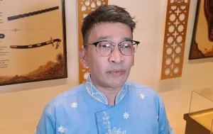 Di Tengah Konflik dengan Sa...