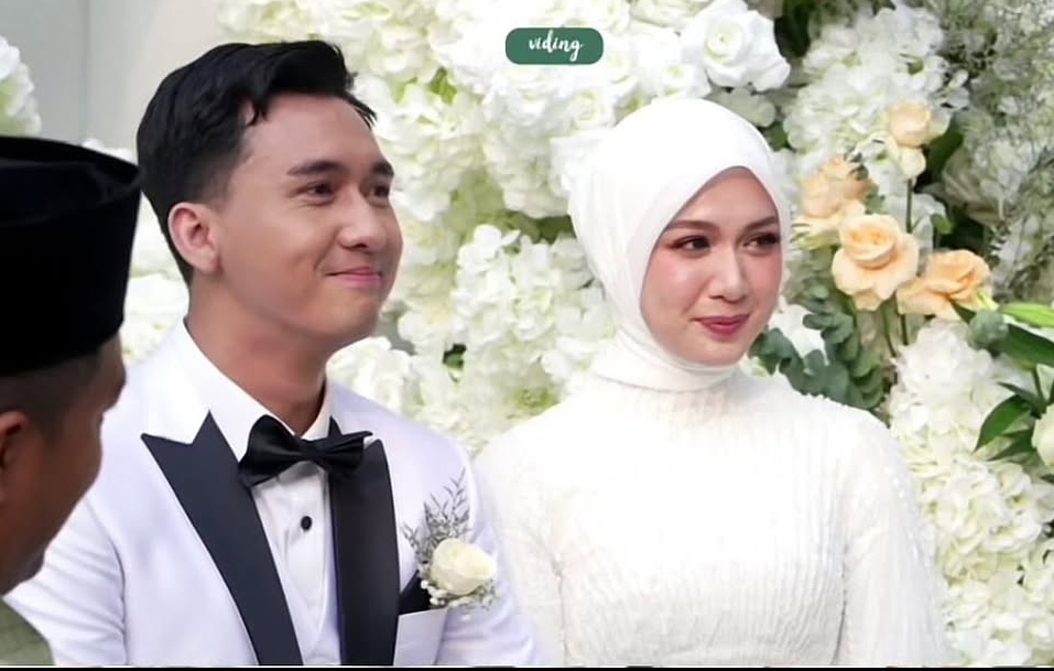 Selamat! Dea Annisa dan Maz...