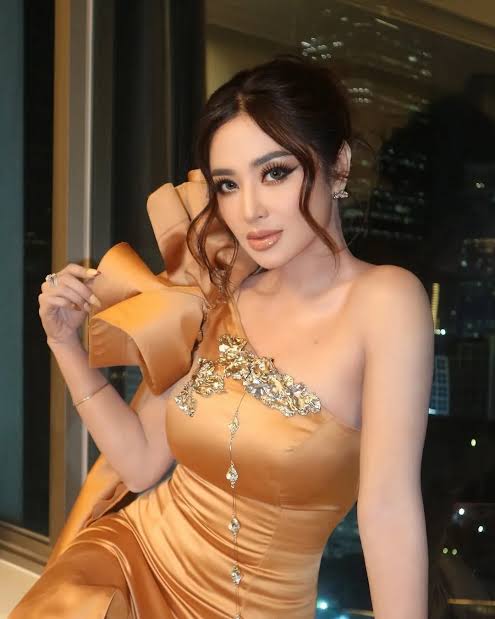 Heboh! Dewi Persik Murka Di...