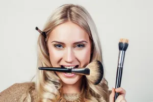 Tren No-Makeup Makeup Look,...