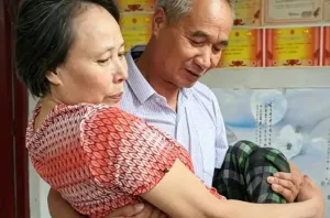 25 Tahun Rawat Istri Lumpuh...
