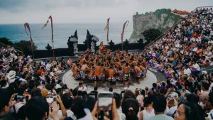 5 Destinasi Dunia yang Mengalami Overtourism, Indonesia Termasuk?