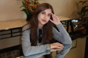 Profil Fahira Almira: Adik ...