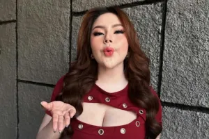 Bongkar Cara Pejabat Beri Uang Jajan, Lisa Mariana: Uang Dolar Diselipkan di Box Obat