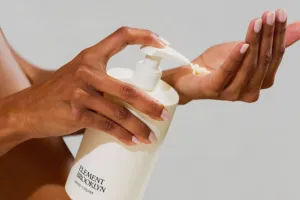 Deretan Handbody Pemutih Badan Terbaik untuk Mencerahkan dan Melembapkan Kulit, dari Kojie-San hingga Azarine Body Serum